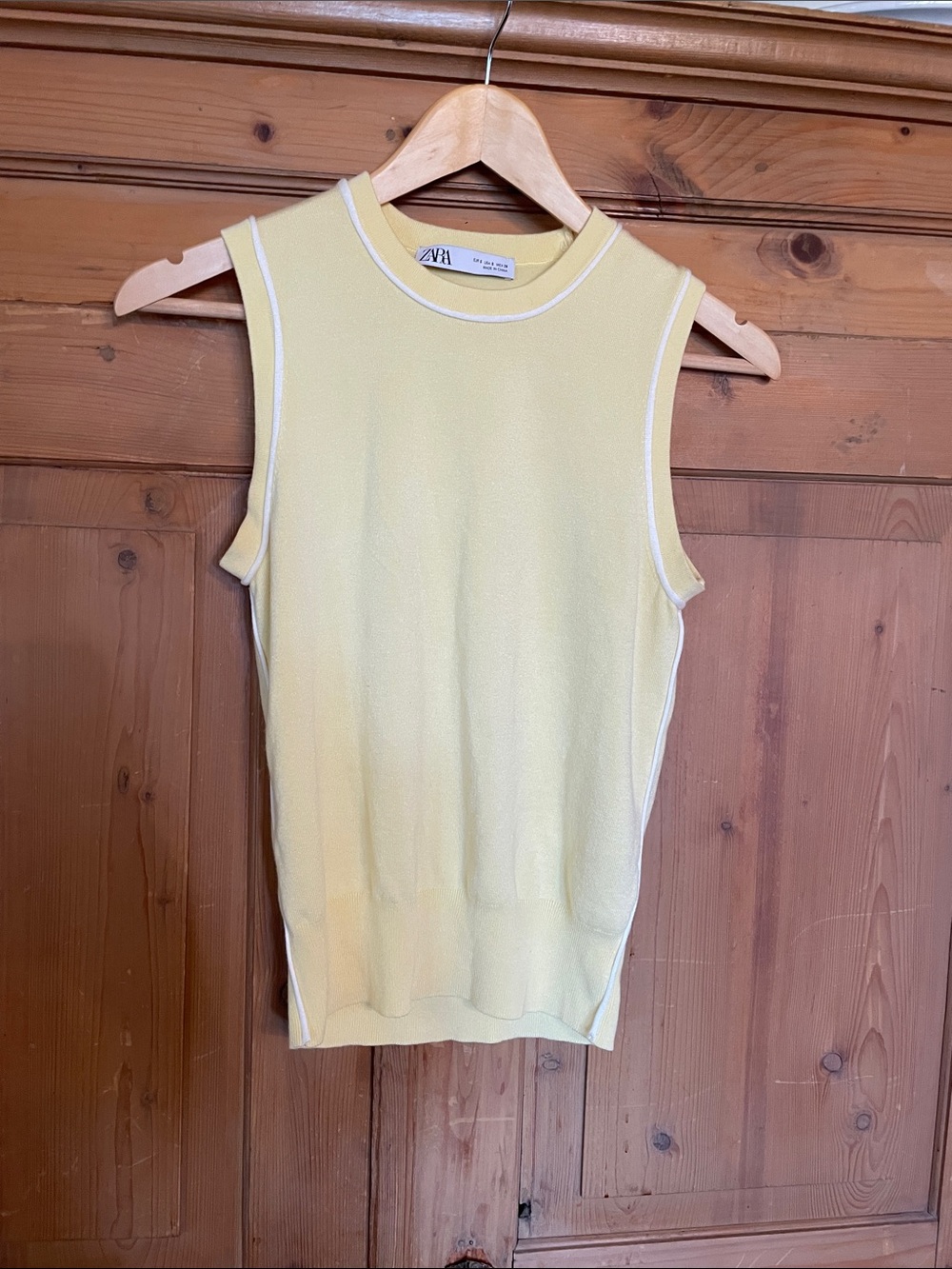 Zara soft and stretchy sleeveless top *free with other purchase